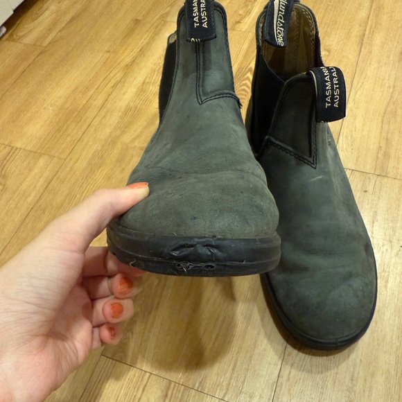 Blundstone Gray and Black Leather Boots - Picture 4 of 7